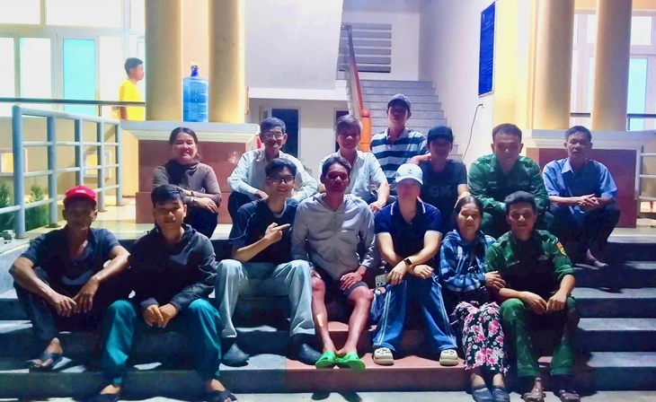 Ngư dân sống sót nhờ tấm mút xốp, sau 24 giờ lênh đênh trên biển- Ảnh 1. Ngư dân sống sót nhờ tấm mút xốp, sau 24 giờ lênh đênh trên biển - Ảnh 1.