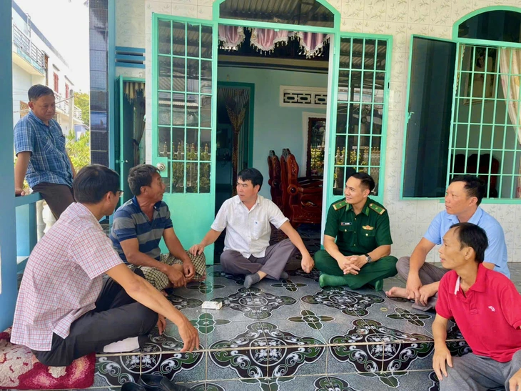 Truy tìm tàu tông chìm tàu cá của ngư dân Đắk Lắk trên biển - Ảnh 1.