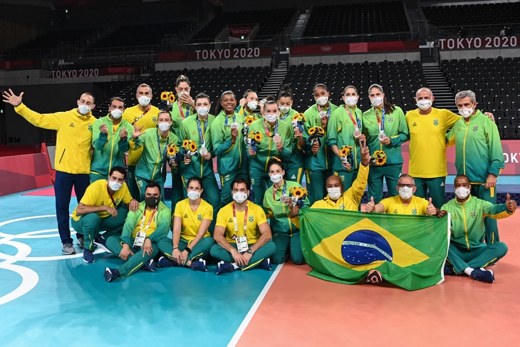 Bóng chuyền Brazil từng có VĐV không đủ điều kiện, vẫn giành huy chương Olympic - Ảnh 3.
