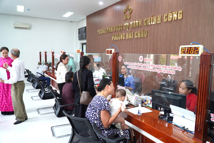 Công chức cấp phường ở Đà Nẵng được ủy quyền chứng thực hợp đồng, giao dịch liên quan bất động sản - Ảnh 1.