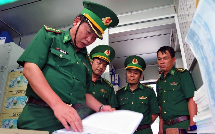 Bộ đội Biên phòng TP.HCM và Vietsovpetro phối hợp bảo vệ an ninh, an toàn công trình dầu khí - Ảnh 2.