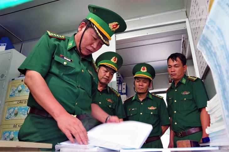 Bộ đội biên phòng TP.HCM: 6 tháng phát hiện 18 vụ vi phạm về ma túy, hàng cấm - Ảnh 2.