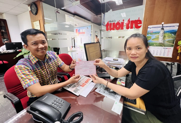 Nữ họa sĩ Phan Phú Yên trao 100 triệu đồng cho chương trình Tiếp sức đến trường của báo Tuổi Trẻ - Ảnh 4.