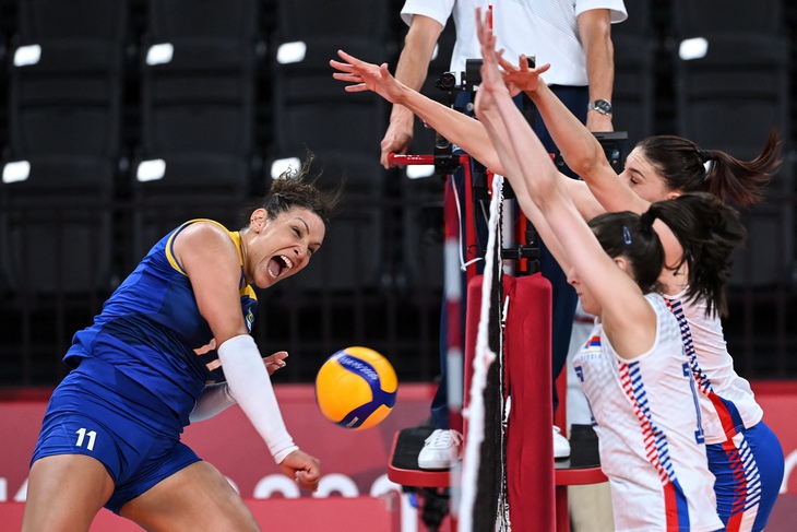 Bóng chuyền Brazil từng có VĐV không đủ điều kiện, vẫn giành huy chương Olympic - Ảnh 1.