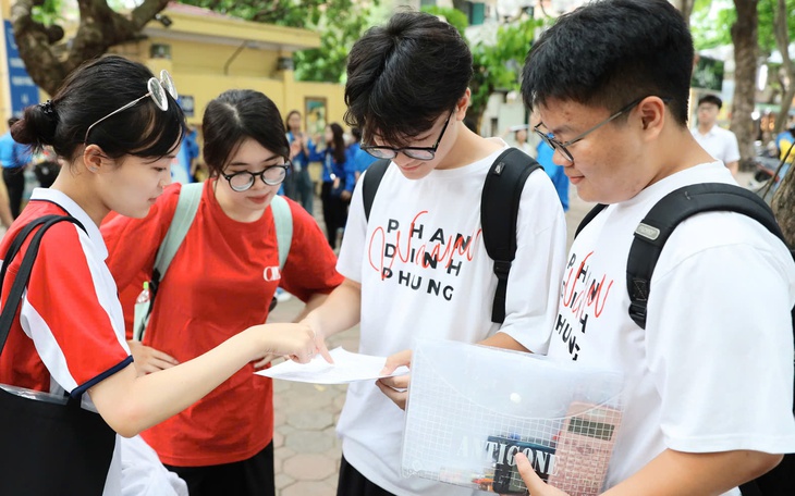 150/346 bài thi tốt nghiệp ngữ văn ở Khánh Hòa tăng điểm sau phúc khảo - Ảnh 3.