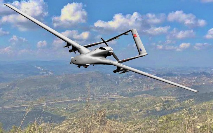 Drone dọn rác trên đỉnh Everest - Ảnh 2.