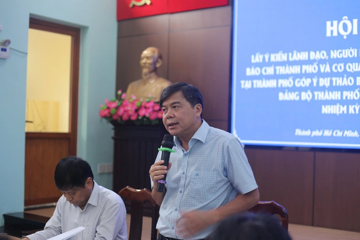 Lãnh đạo, người làm báo tiêu biểu góp ý dự thảo báo cáo chính trị Đại hội Đảng bộ TP.HCM - Ảnh 2.