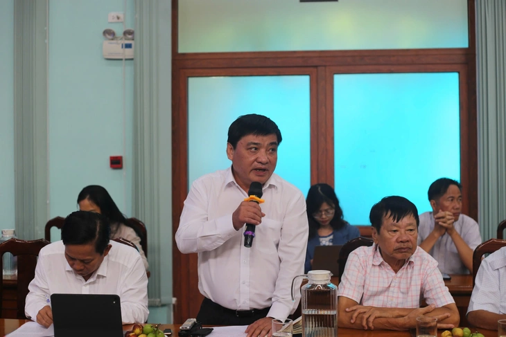 Lãnh đạo, người làm báo tiêu biểu góp ý dự thảo báo cáo chính trị Đại hội Đảng bộ TP.HCM - Ảnh 3.
