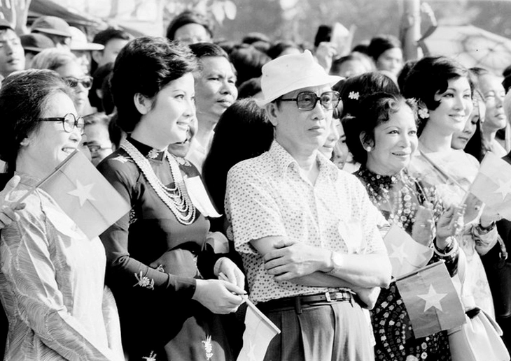Nghệ sĩ nhiếp ảnh Minh Lộc viết lịch sử bằng hình ảnh - Ảnh 4. Nghệ sĩ nhiếp ảnh Minh Lộc viết lịch sử bằng hình ảnh - Ảnh 4.