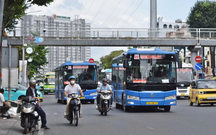 Làn riêng cho xe buýt: nên không? - Ảnh 2.