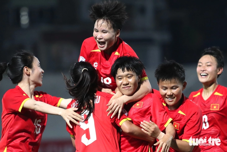 VAR được áp dụng từ bán kết Giải nữ Đông Nam Á 2025 - Ảnh 1.