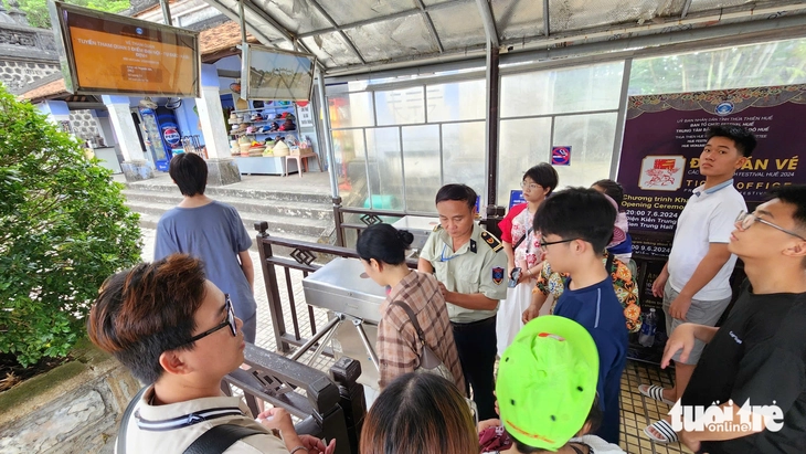 Vé tham quan di sản Huế: Đắt hay xứng đáng từng đồng? - Ảnh 3.