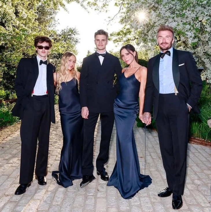 Victoria Beckham - Ảnh 7. Victoria Beckham - Ảnh 5.