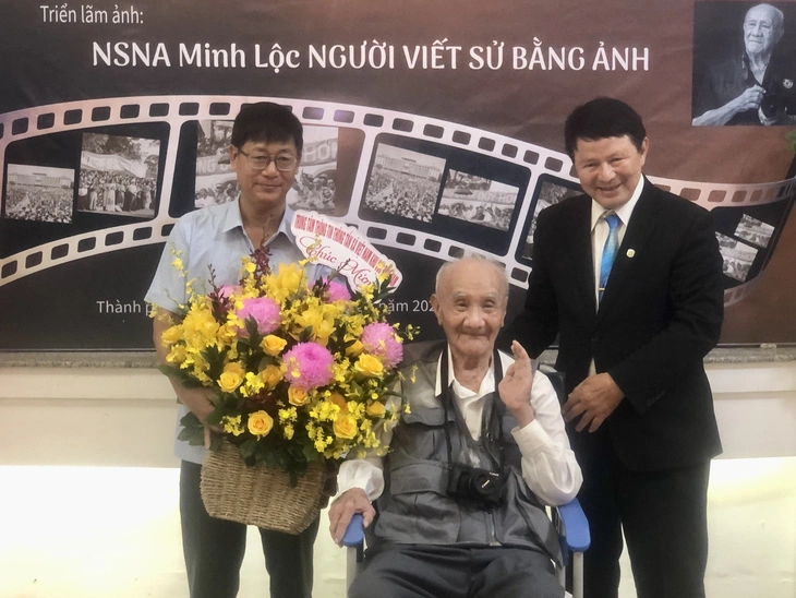 Nghệ sĩ nhiếp ảnh Minh Lộc viết lịch sử bằng hình ảnh - Ảnh 1. Minh Lộc - Ảnh 1.