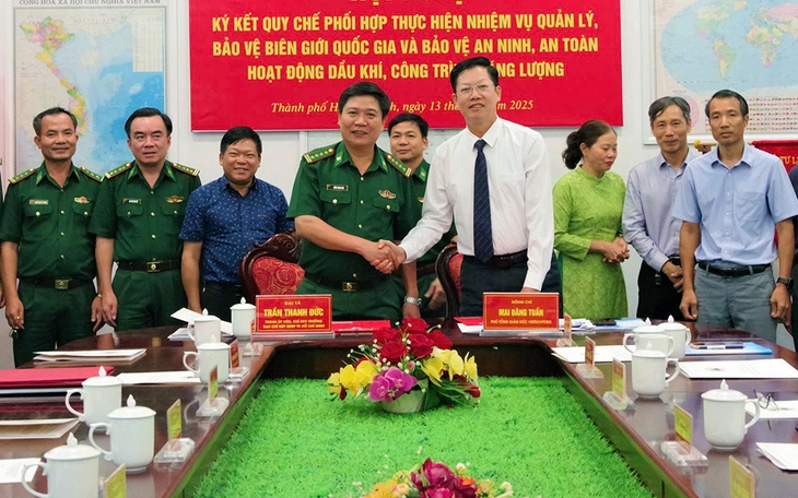Đồn Biên phòng Cần Thạnh tuyên truyền pháp luật, chống xuất nhập cảnh trái phép trên biên giới biển Cần Giờ - Ảnh 3.
