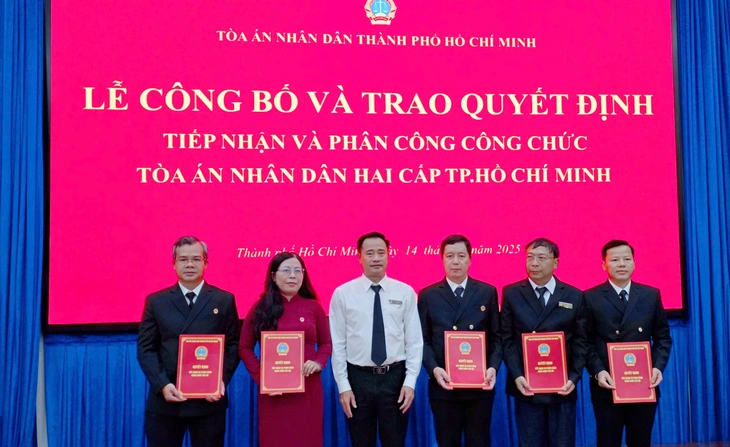 TP.HCM tiếp nhận 30 công chức từ tòa phúc thẩm Tòa án nhân dân tối cao - Ảnh 1.