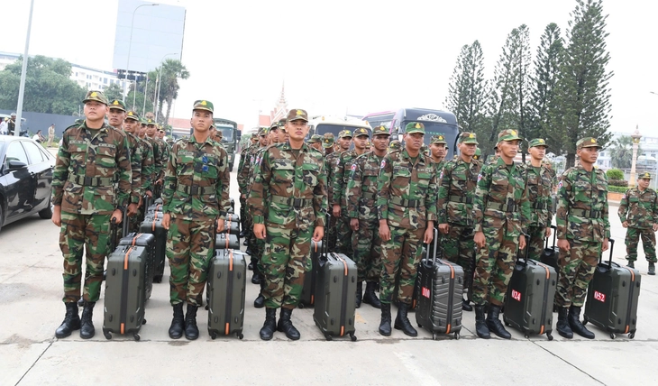Tây Ninh đón 120 cán bộ, chiến sĩ Quân đội Hoàng gia Campuchia sang diễu binh dịp 2-9 - Ảnh 1.