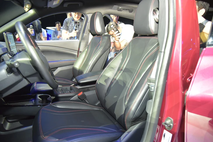 Ford Mustang - Ảnh 9.