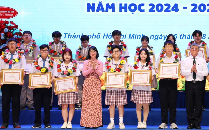 Chỉ tiêu tuyển bổ sung vào lớp 11 của 3 trường THPT chuyên ở TP.HCM - Ảnh 4.
