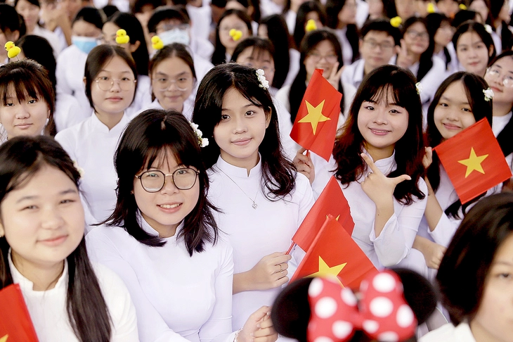 Chuẩn bị hành trang cho năm học mới - Ảnh 1.