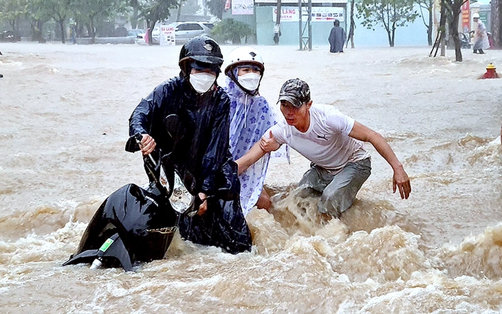 Mưa đang mở rộng từ miền Tây về TP.HCM, Đồng Nai, Tây Ninh, sắp có mưa to - Ảnh 2.