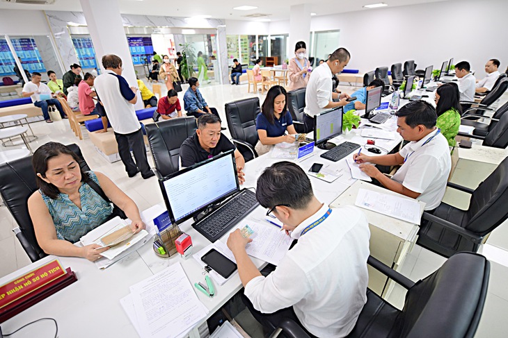 luật viên chức - Ảnh 2.