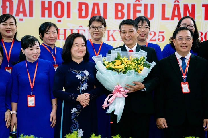 Trưởng Ban Nội chính Thành ủy TP.HCM 'đặt hàng' phường Phước Long chuyển đổi số mạnh mẽ - Ảnh 5.