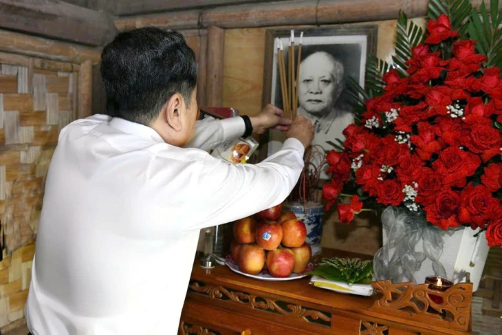 Chủ tịch Quốc hội cắt băng khánh thành Nhà tưởng niệm Chủ tịch Tôn Đức Thắng tại Tân Trào - Ảnh 3.
