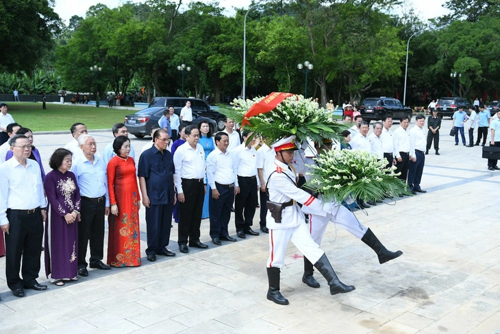 Chủ tịch Quốc hội cắt băng khánh thành Nhà tưởng niệm Chủ tịch Tôn Đức Thắng tại Tân Trào - Ảnh 1.