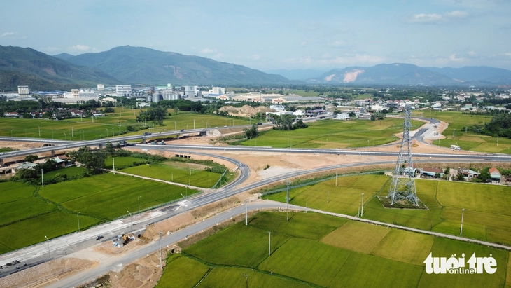 sân bay Phù Cát - Ảnh 1.