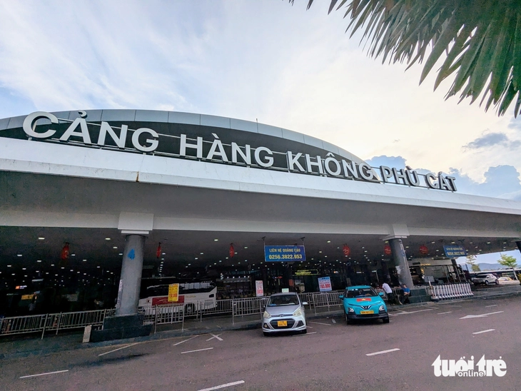sân bay Phù Cát - Ảnh 2.