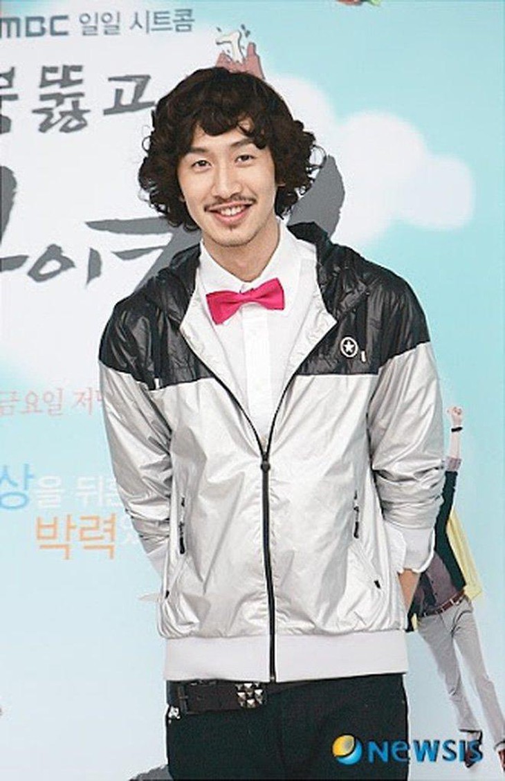 Lee Kwang Soo tố công ty cũ 'ăn chặn' đến trắng tay - Ảnh 3.