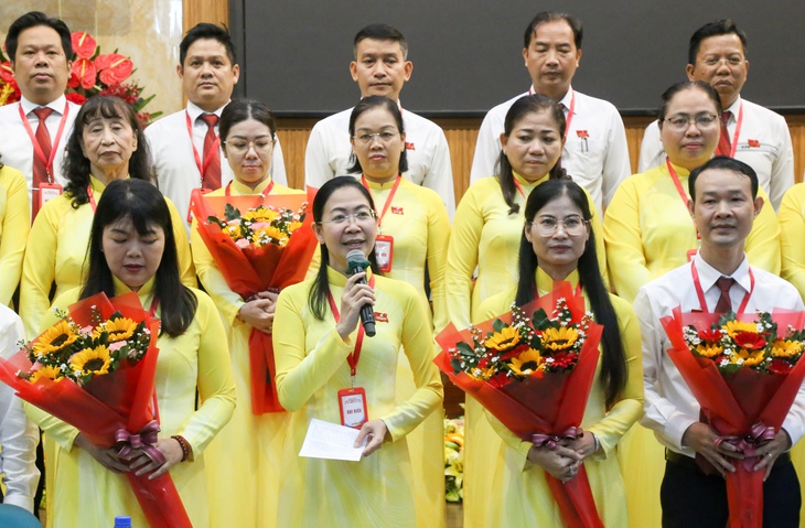 Bà Phan Thị Thanh Phương làm bí thư Đảng ủy phường Đức Nhuận nhiệm kỳ 2025-2030 - Ảnh 4.