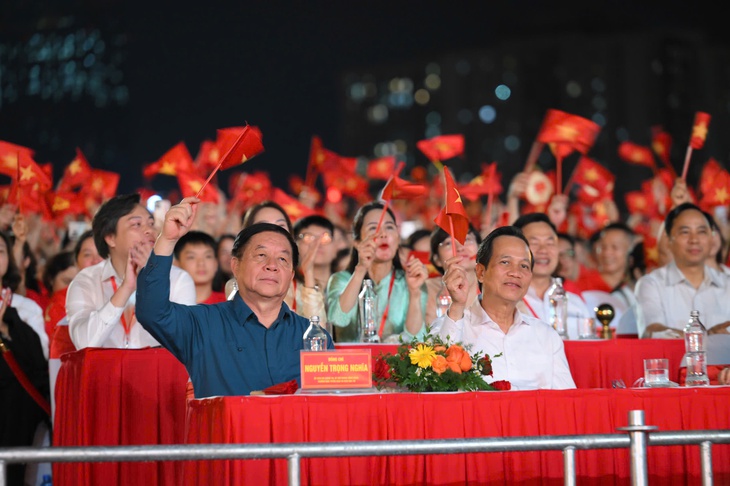 ‘Tự hào là người Việt Nam’ bùng nổ với Quốc ca, Đường tới ngày vinh quang - Ảnh 1. ‘Tự hào là người Việt Nam’ bùng nổ với Quốc ca, Đường tới ngày vinh quang - Ảnh 1.