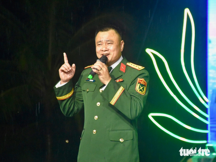Những câu thơ viết nên hình đất nước - Ảnh 4.