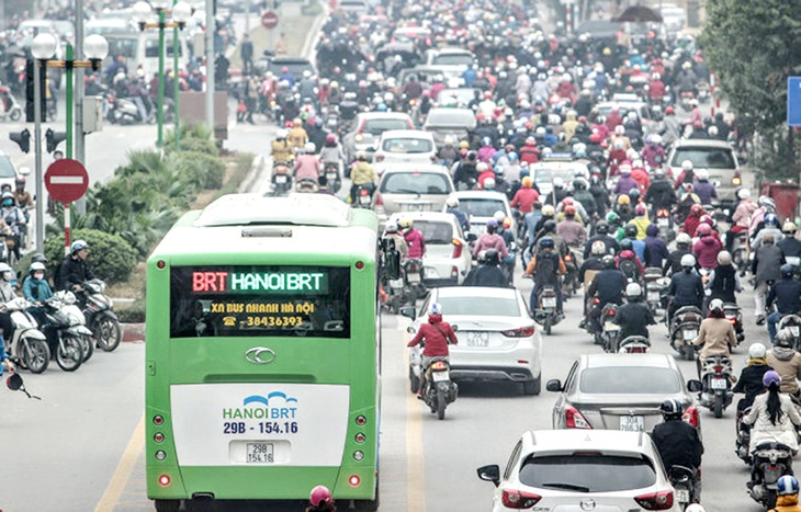 Làn đường riêng cho xe buýt: Chớ thấy sóng cả mà ngã tay chèo - Ảnh 4.