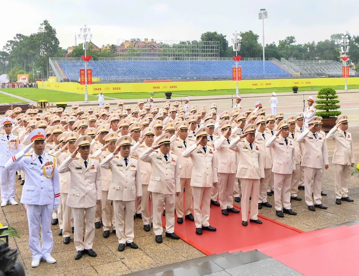 Lãnh đạo Đảng, Nhà nước viếng Chủ tịch Hồ Chí Minh - Ảnh 5.