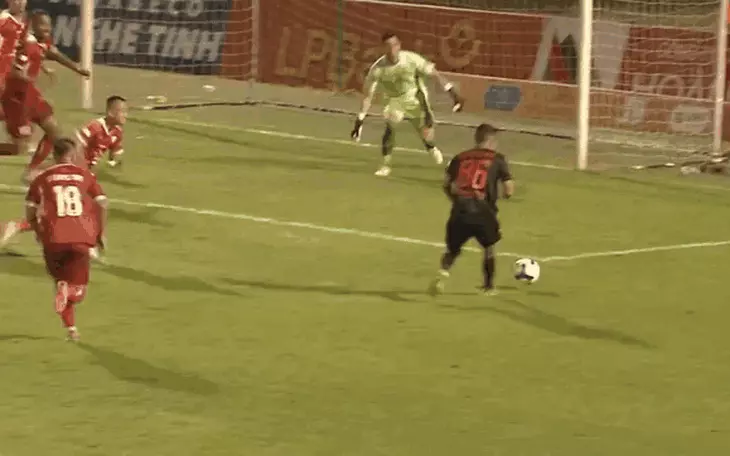 Bảng xếp hạng V-League vòng 1: Becamex TP.HCM dẫn đầu, Hoàng Anh Gia Lai chót bảng - Ảnh 2.