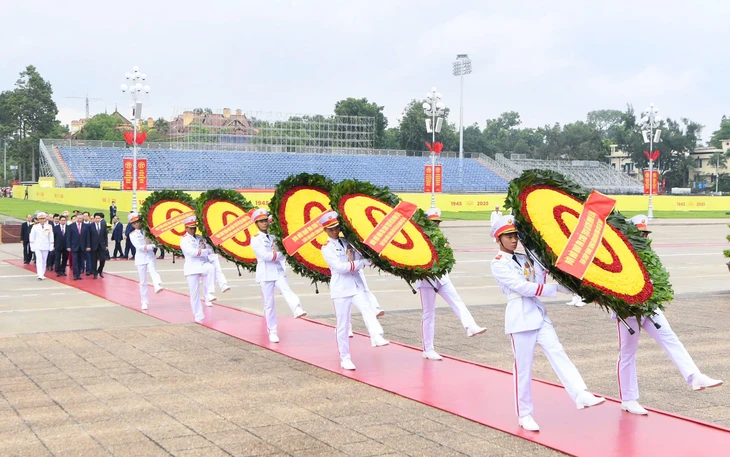 Lãnh đạo Đảng, Nhà nước viếng Chủ tịch Hồ Chí Minh - Ảnh 2.