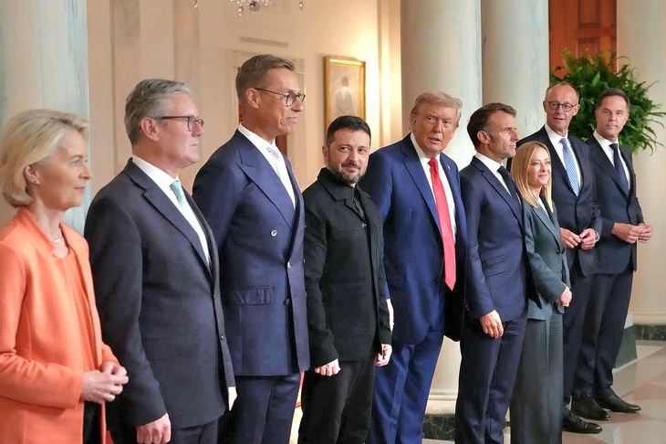 Gặp 'ba bên' tại Nhà Trắng: Đề nghị bảo đảm an ninh của ông Trump là đột phá, theo NATO - Ảnh 1.