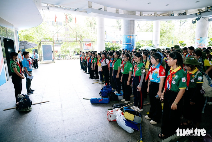 Chỉ huy Đội giỏi 'Tháng Tám, Độc Lập, Sao Vàng, Tiến Bước' cùng tranh tài - Ảnh 1.