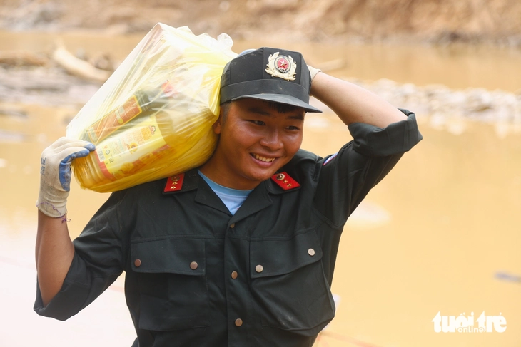 công an nhân dân - Ảnh 20.