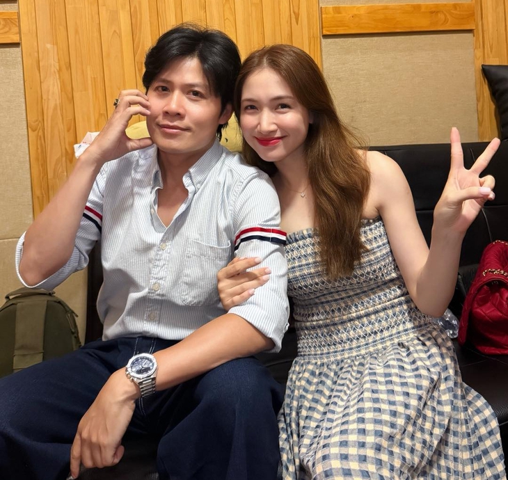 Hòa Minzy khóc khi hát nhạc phim Mưa đỏ do Nguyễn Văn Chung sáng tác - Ảnh 1.