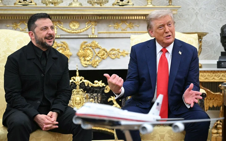 Ông Trump bất ngờ dừng họp với ông Zelensky và EU để gọi cho ông Putin - Ảnh 2.