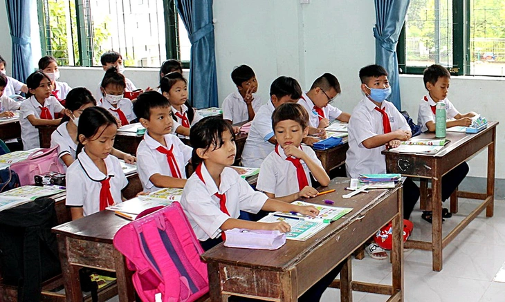 đồng phục học sinh - Ảnh 1.