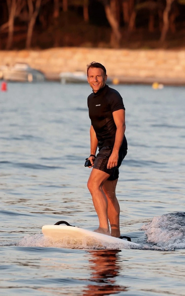 Macron - Ảnh 3.