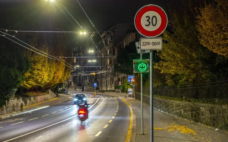 Pháp: Chạy xe quá tốc độ 50km/h bị coi là tội hình sự - Ảnh 2.