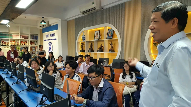 Học sinh lớp 10 vui hết cỡ trong ngày hội trải nghiệm Trường THPT chuyên Trần Đại Nghĩa - Ảnh 4.