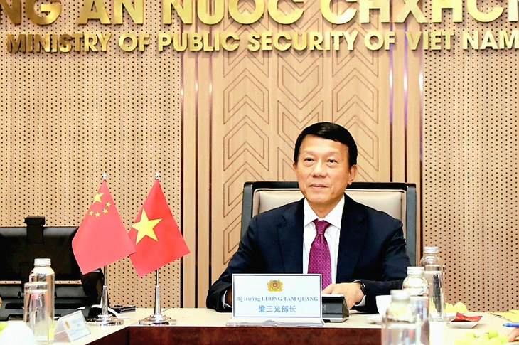 Bộ trưởng Lương Tam Quang điện đàm với Bộ trưởng Bộ Công an Trung Quốc - Ảnh 1.