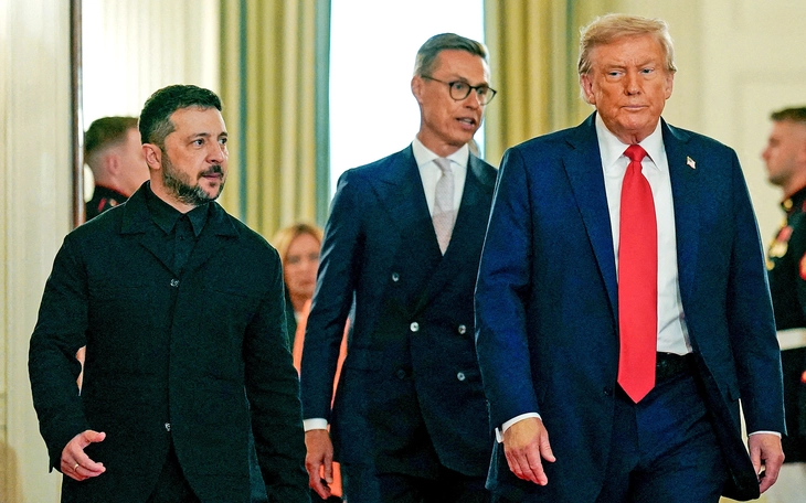 Ông Trump bất ngờ dừng họp với ông Zelensky và lãnh đạo châu Âu để gọi cho ông Putin trong 40 phút - Ảnh 2.